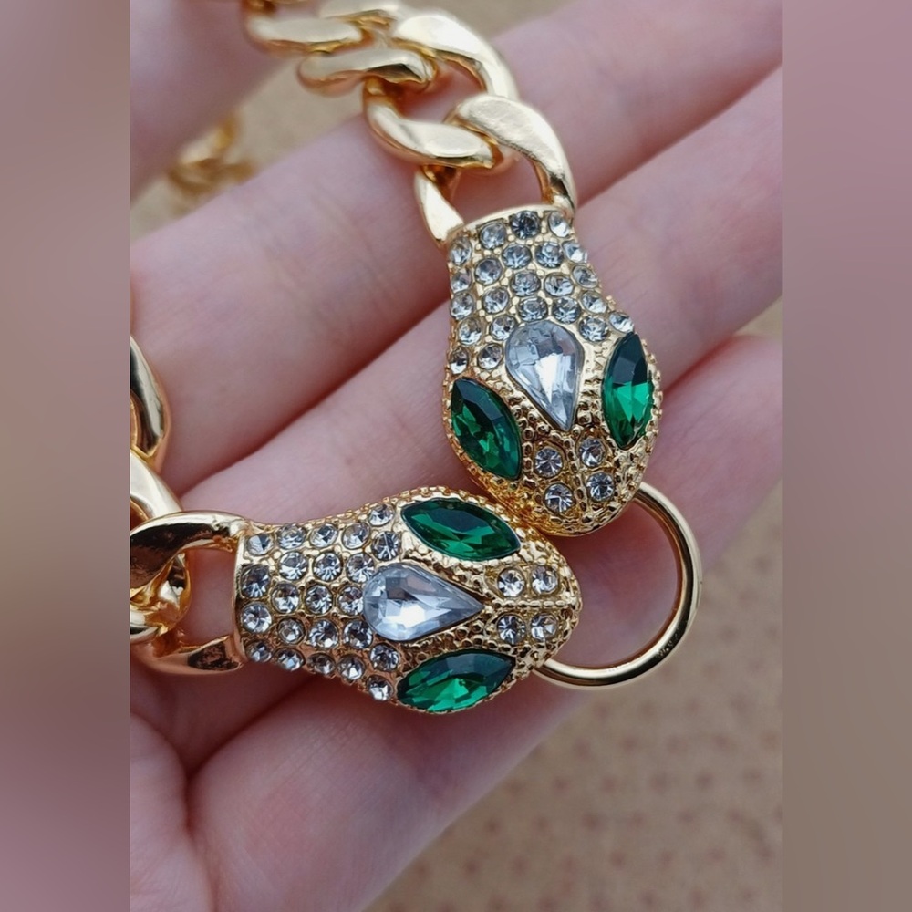 Necklace Gold-Tone Statement Chain Necklace with Green Crystal Accents - Picture 5 of 11